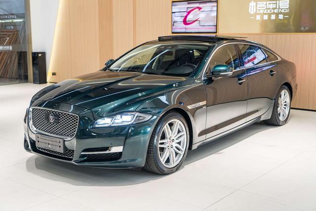 Jaguar XJ