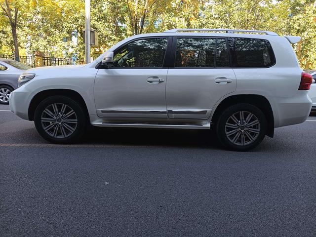 Toyota Land Cruiser (imported)