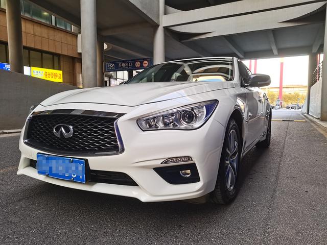 Infiniti Q50L