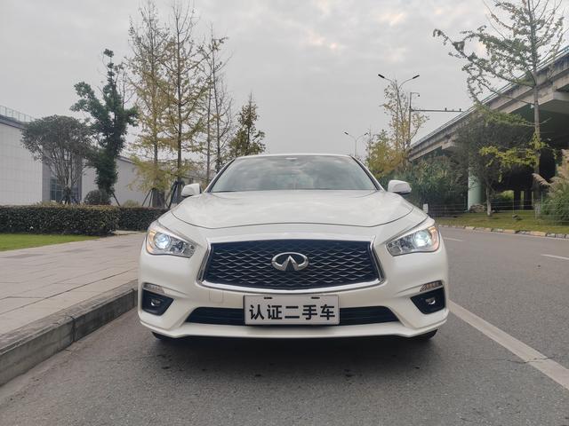 Infiniti Q50L