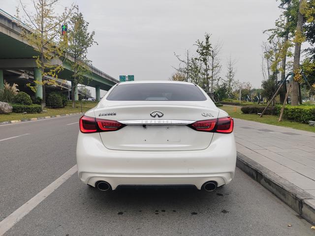 Infiniti Q50L