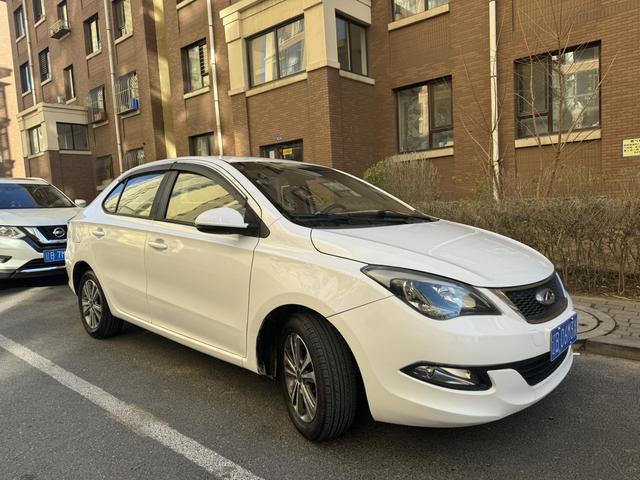 Chery Arrizo 3