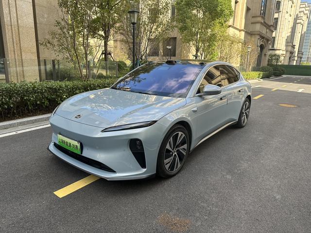 NIO ET5