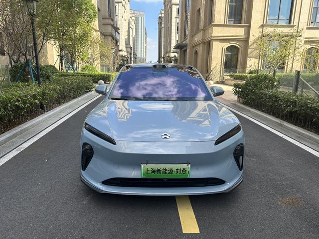 NIO ET5