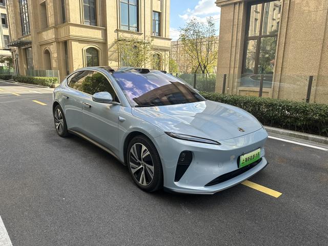 NIO ET5