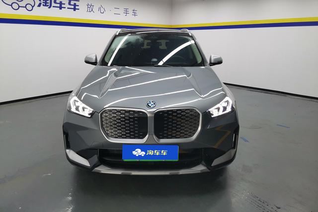 BMW iX1