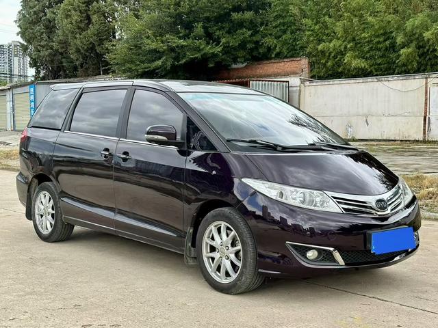 BYD M6