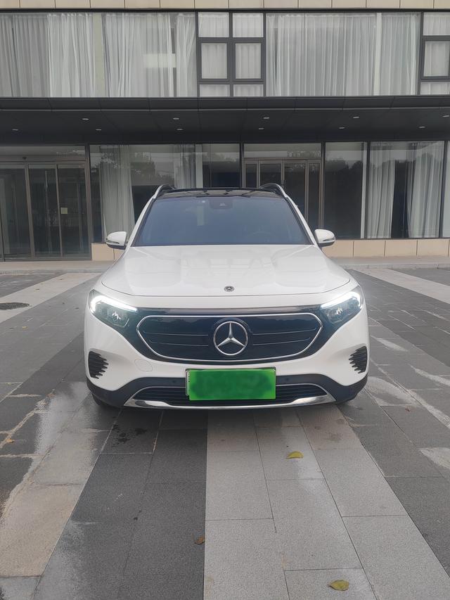 Mercedes-Benz EQB