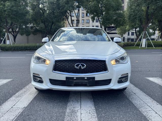 Infiniti Q50L