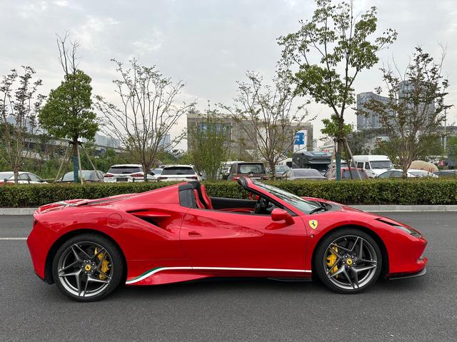 Ferrari F8