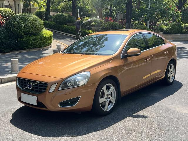 Volvo S60 (imported)