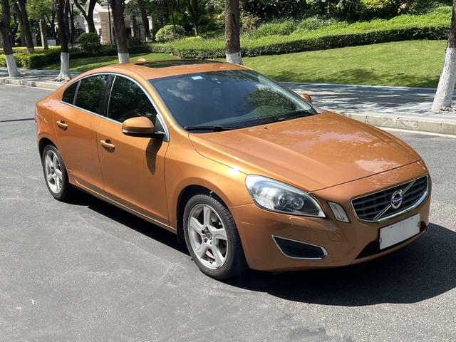 Volvo S60 (imported)