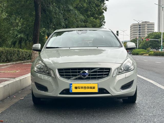 Volvo S60 (imported)