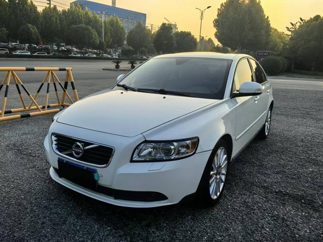 Volvo S40