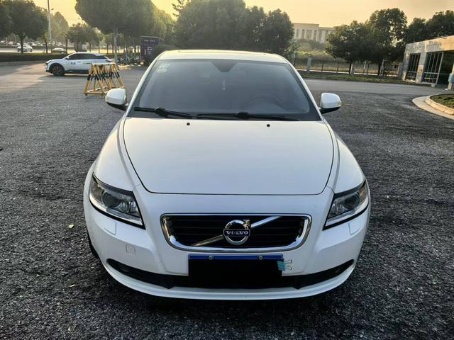 Volvo S40