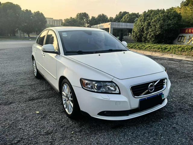 Volvo S40