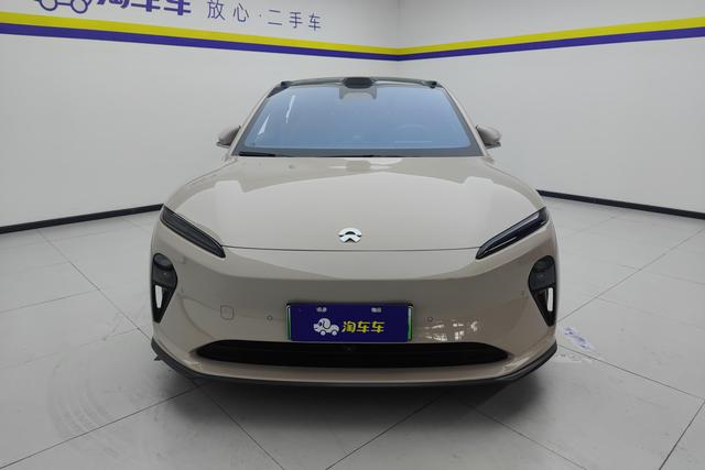 NIO ET5