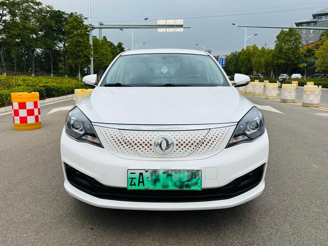 Dongfeng Fengshen E70