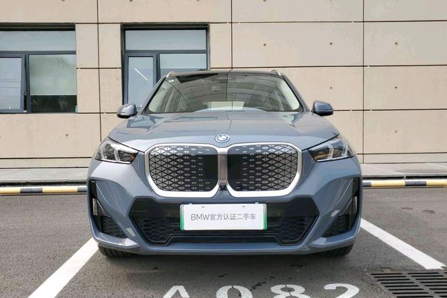 BMW iX1