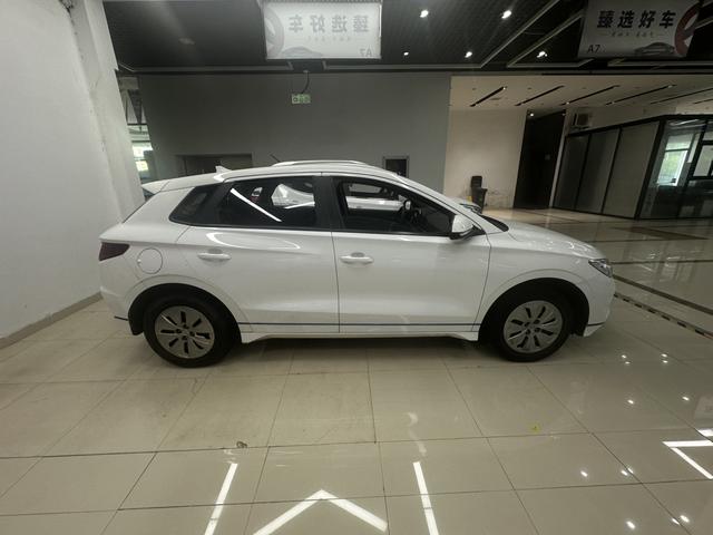 BYD e2