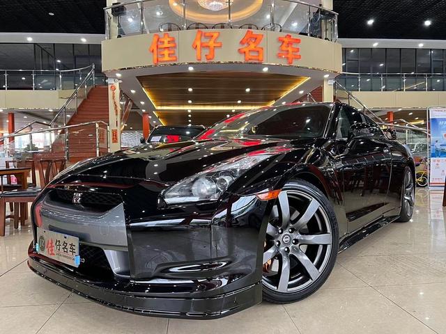 Nissan GT-R