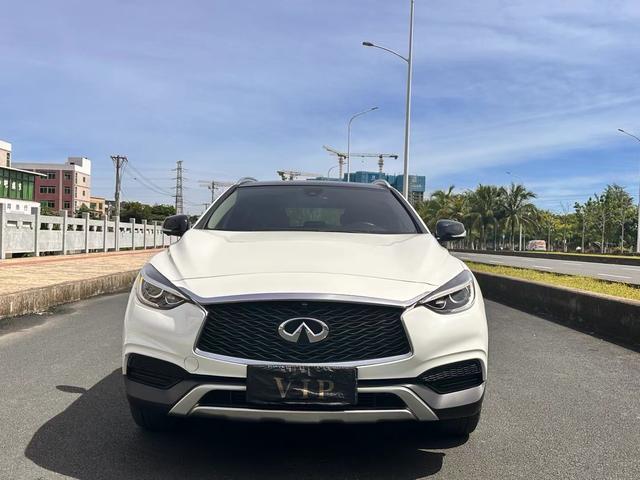 Infiniti QX30