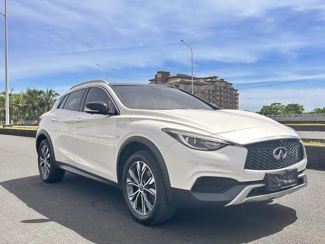 Infiniti QX30