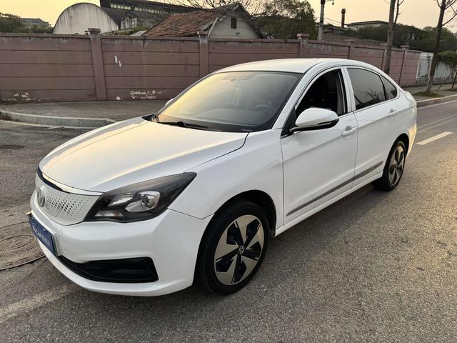 Dongfeng Fengshen E70