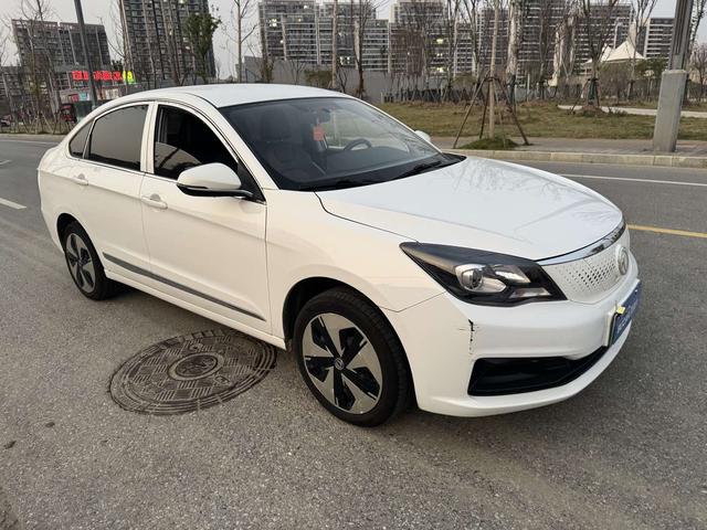 Dongfeng Fengshen E70