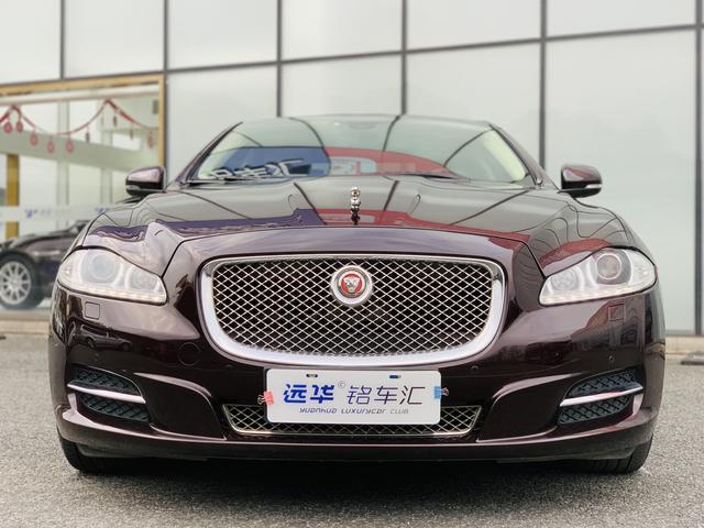 Jaguar XJ