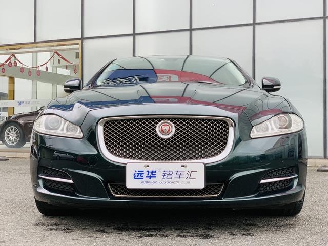 Jaguar XJ