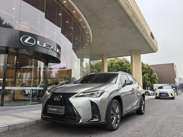 Lexus UX