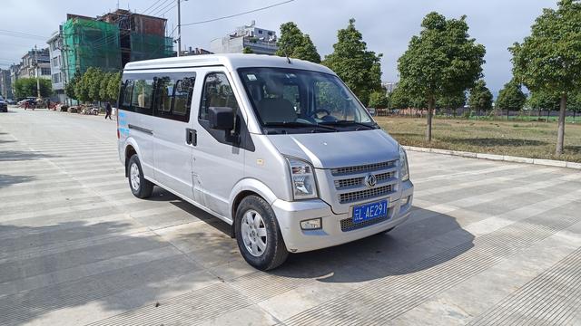 Dongfeng Xiaokang C37