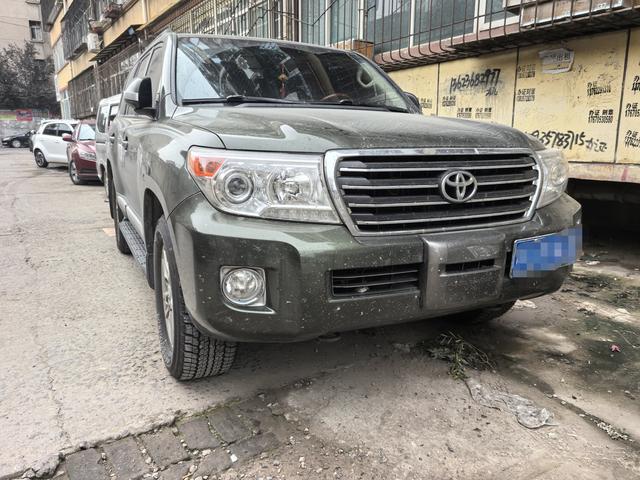 Toyota Land Cruiser (imported)