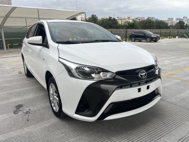 Toyota YARiS L to dazzle