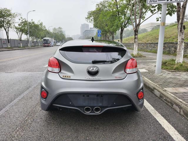 Hyundai Veloster