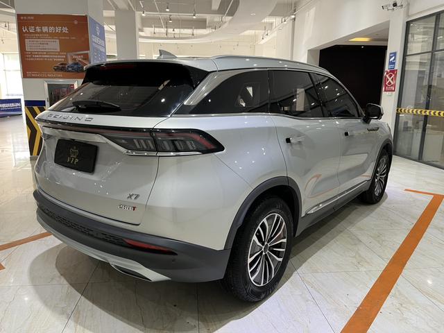 BAIC Beijing X7