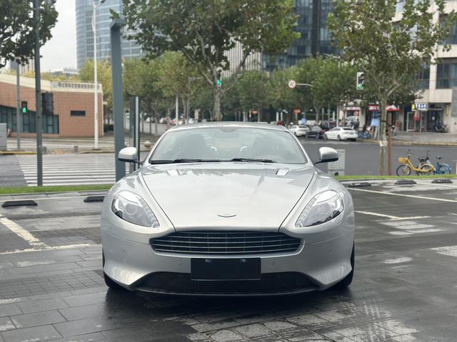 Aston Martin DB9