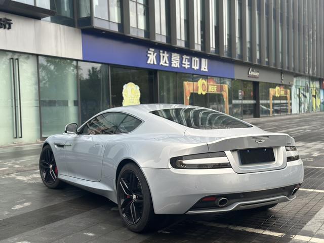 Aston Martin DB9