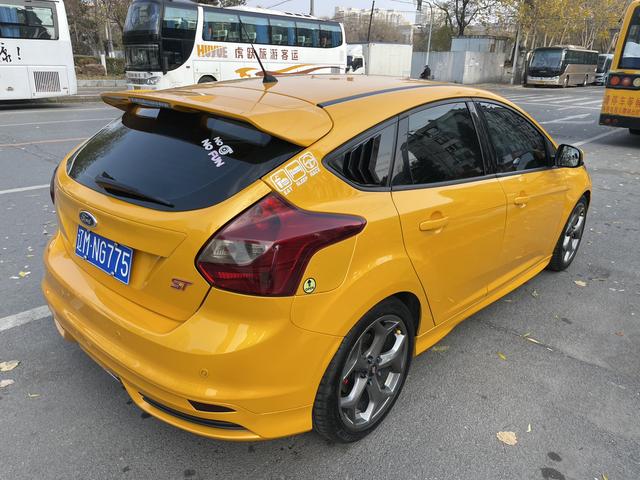 Ford Focus (imported)