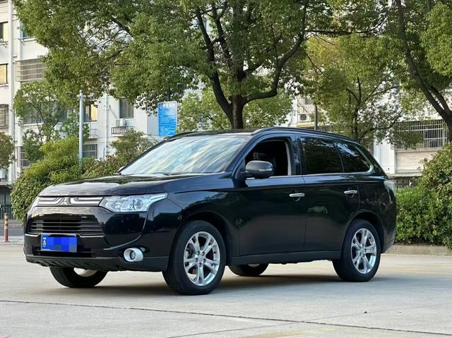 Mitsubishi Outlander (imported)