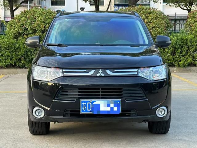 Mitsubishi Outlander (imported)