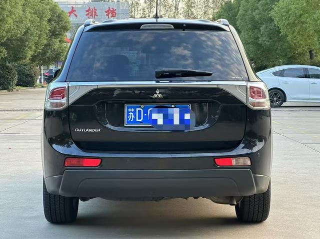 Mitsubishi Outlander (imported)