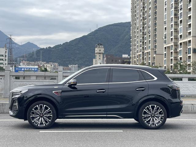 Hongqi HS5