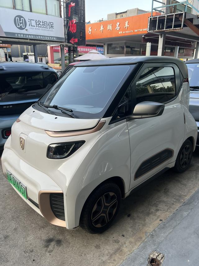 Baojun E200