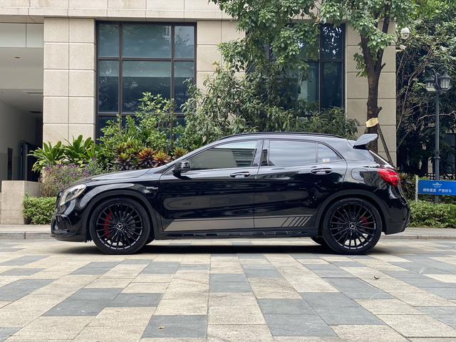 Mercedes-Benz GLA AMG