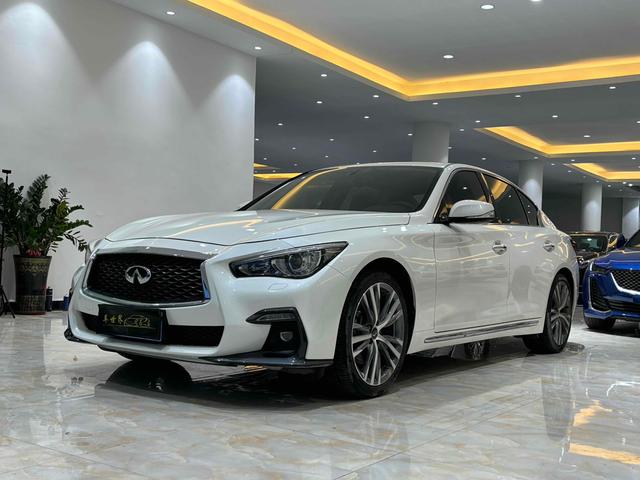 Infiniti Q50L