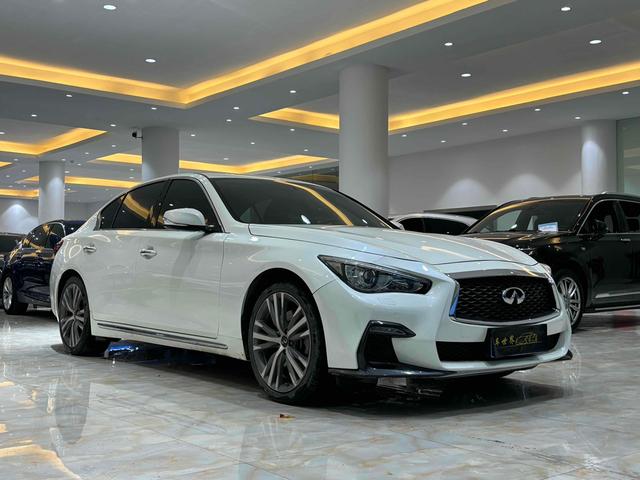 Infiniti Q50L