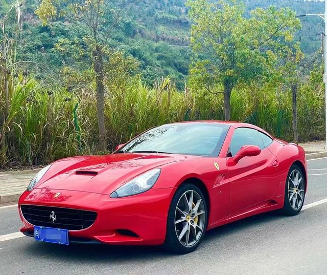 Ferrari California T