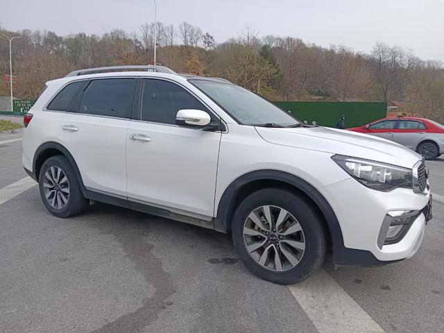 Kia KX7